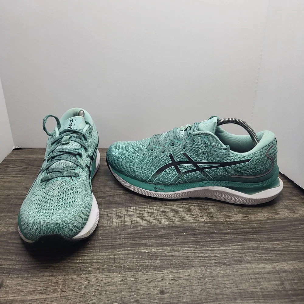 Asics Gel Cumulus 24 Green Athletic Running Shoes Sneakers Womens Size US 11